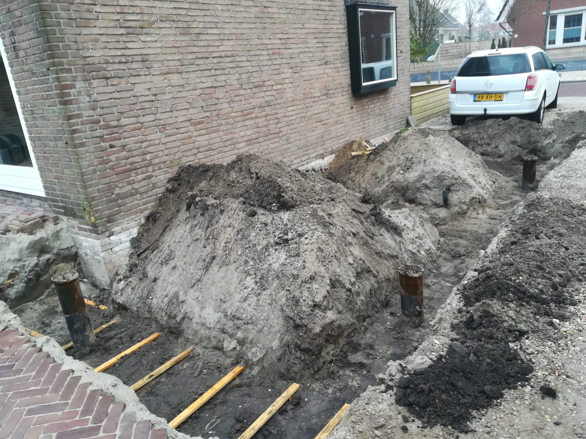 Stalen Deuren & Latten Plafond · tijdens