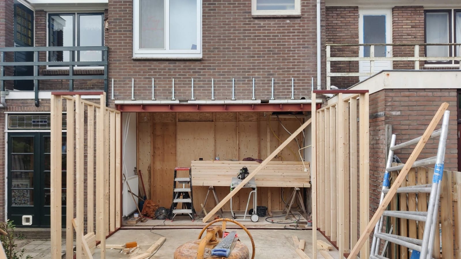 Houtskeletbouw Aanbouw · tijdens