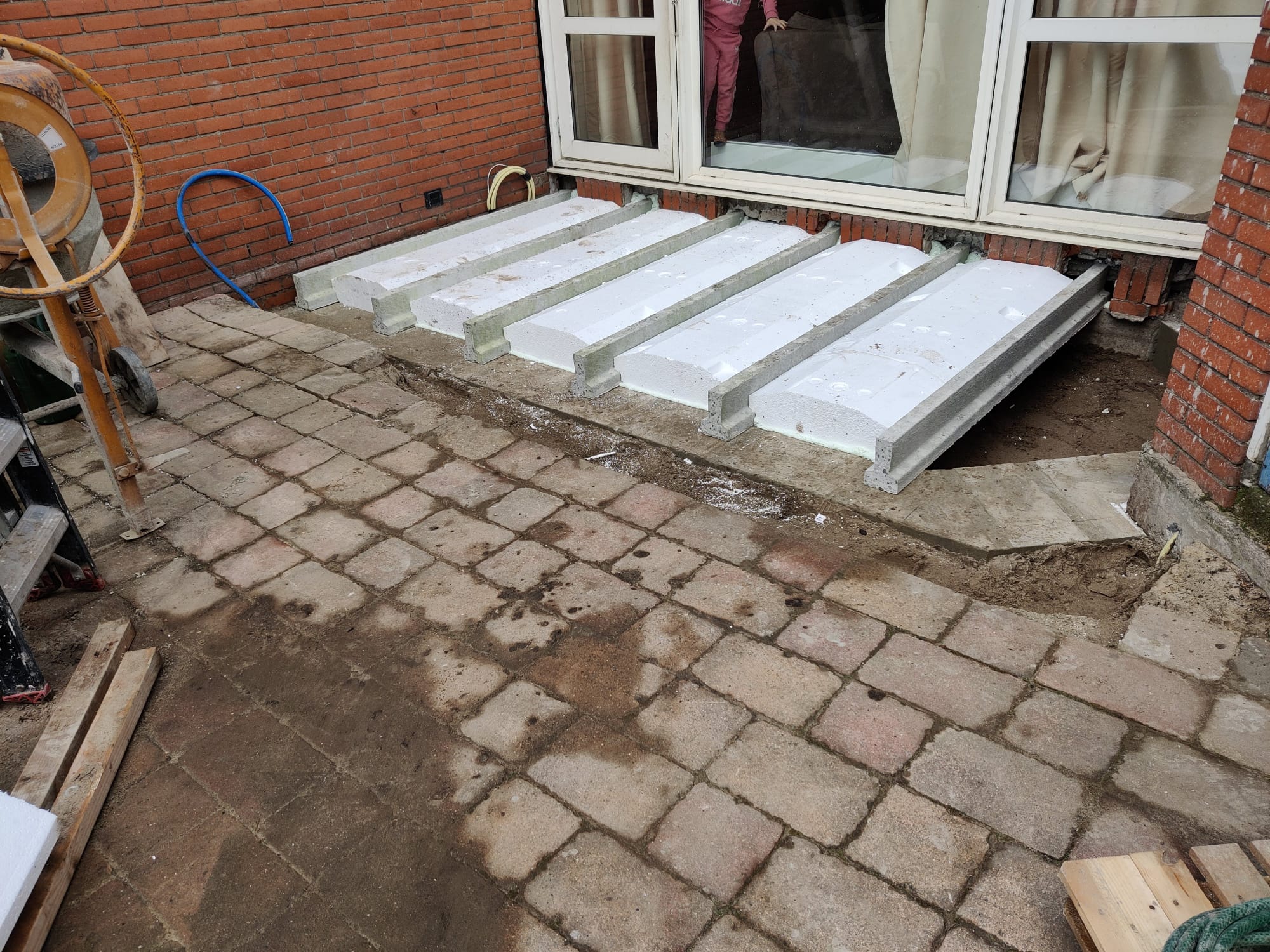 Aanbouw met Openslaande Deuren · tijdens