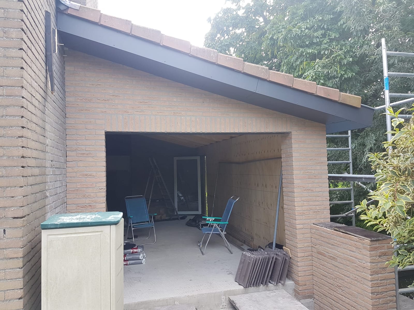 Dakwerk & Renovatie · tijdens